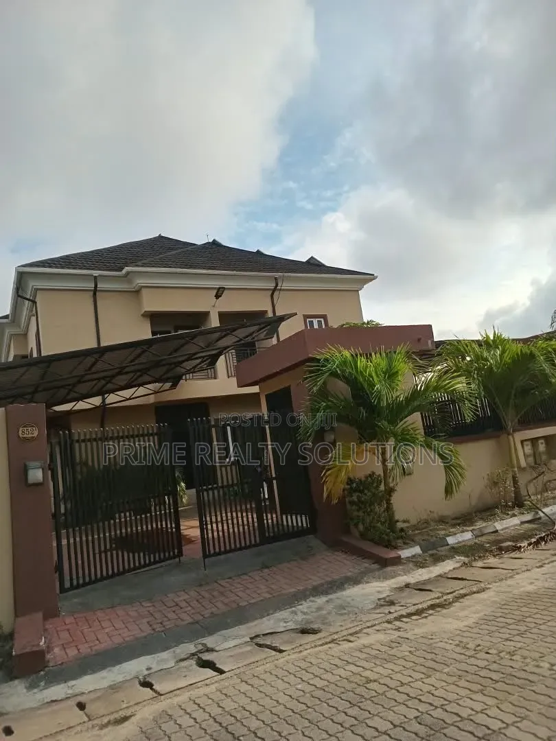 5bdrm Duplex in Awoyaya for sale in Awoyaya