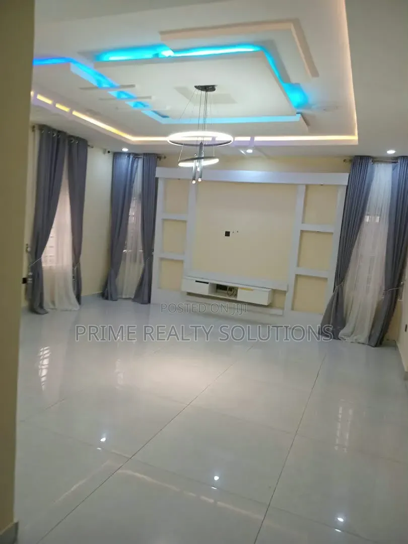 5bdrm Duplex in Awoyaya for sale in Awoyaya