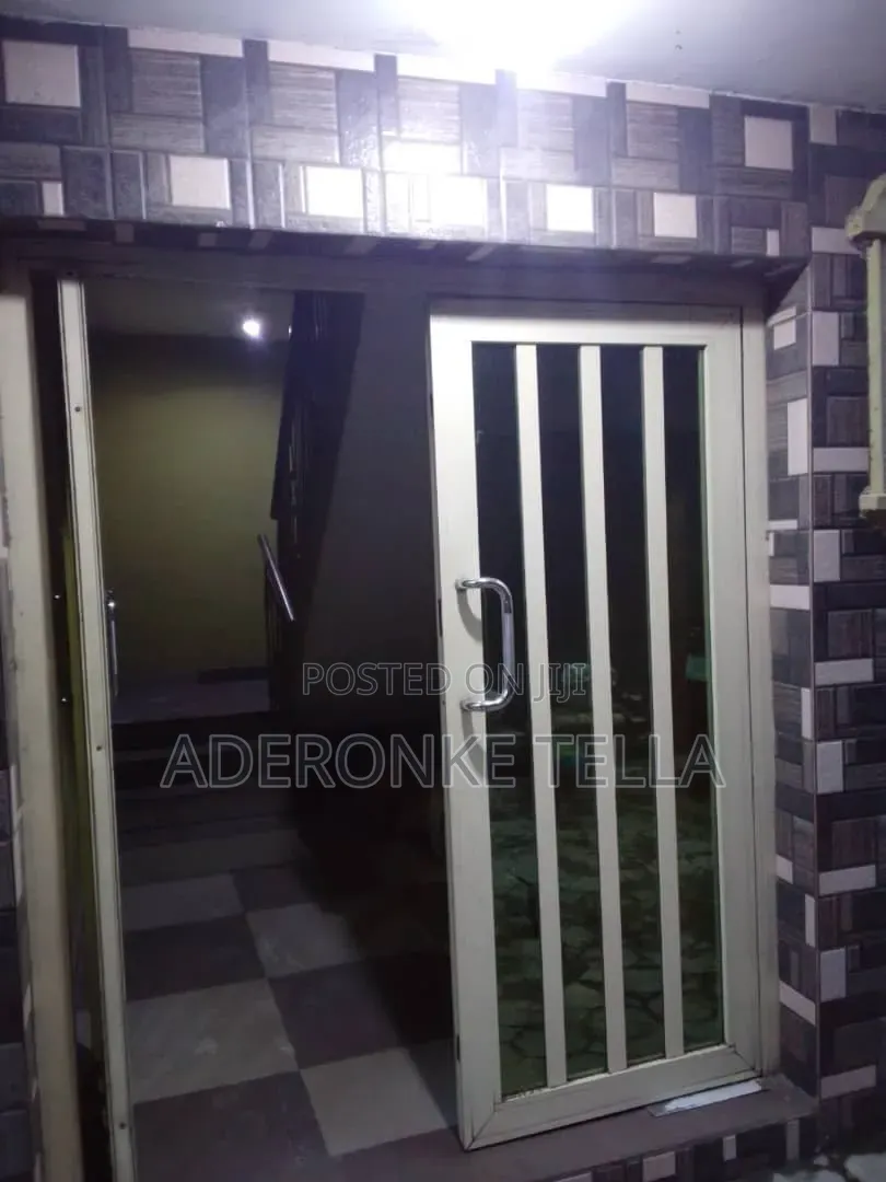 Furnished 2bdrm Block of Flats in Off Akinremi Street, Ikeja for rent in Ikeja