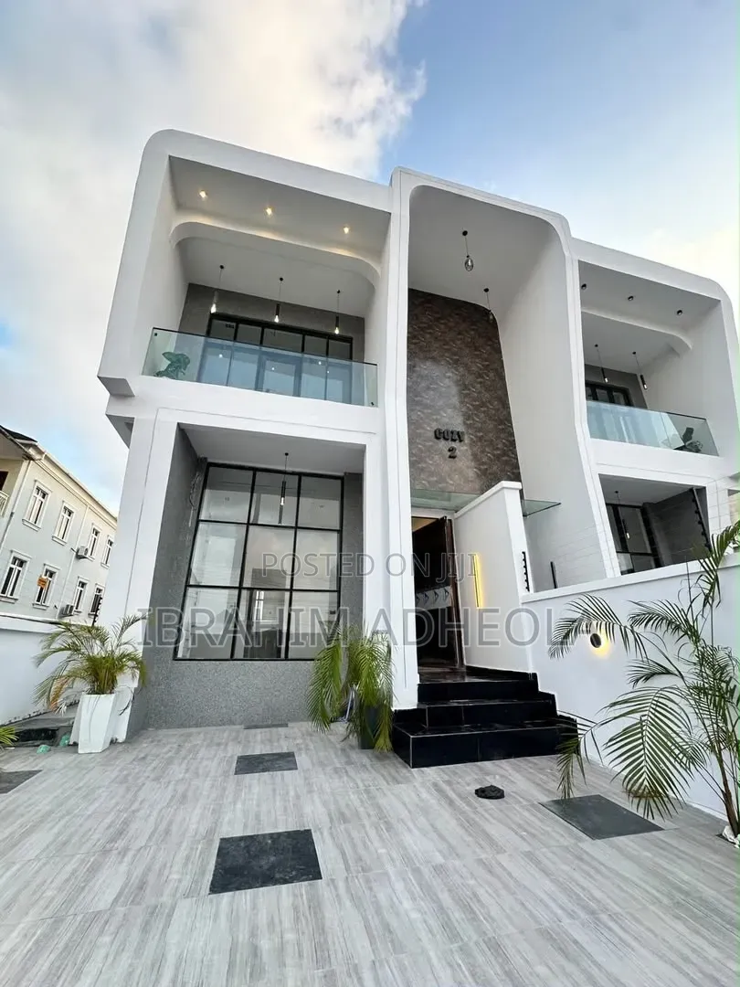 5bdrm Duplex in Ajah, Sangotedo for sale in Sangotedo