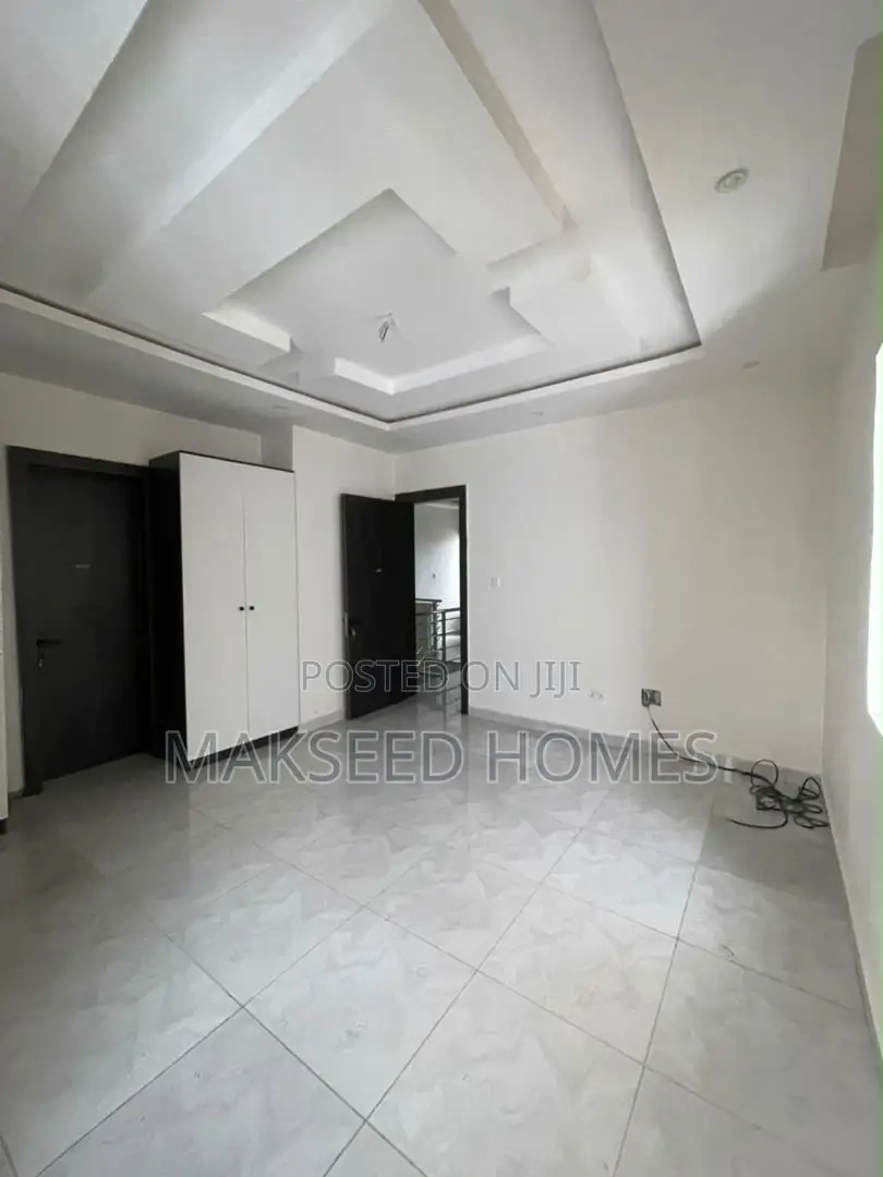 4bdrm Duplex in Lekki Phase 1 for sale in Lekki Phase 1