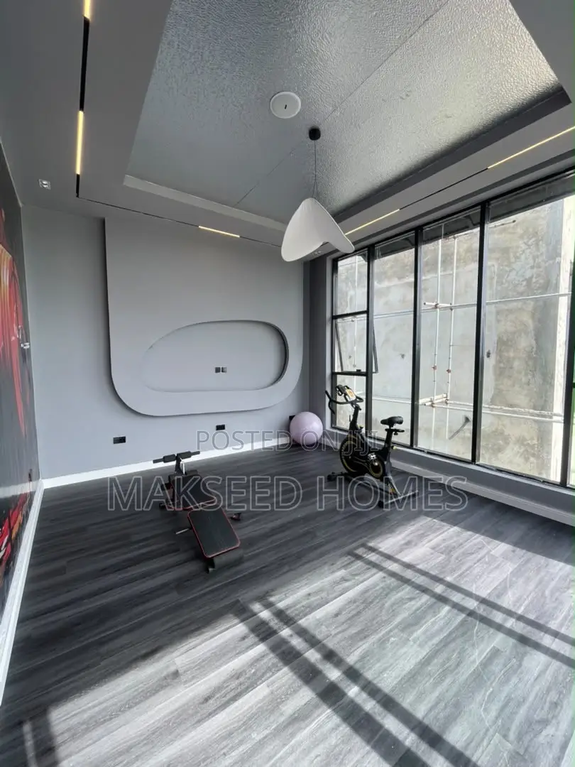 5bdrm Duplex in Osapa london for sale in Osapa london