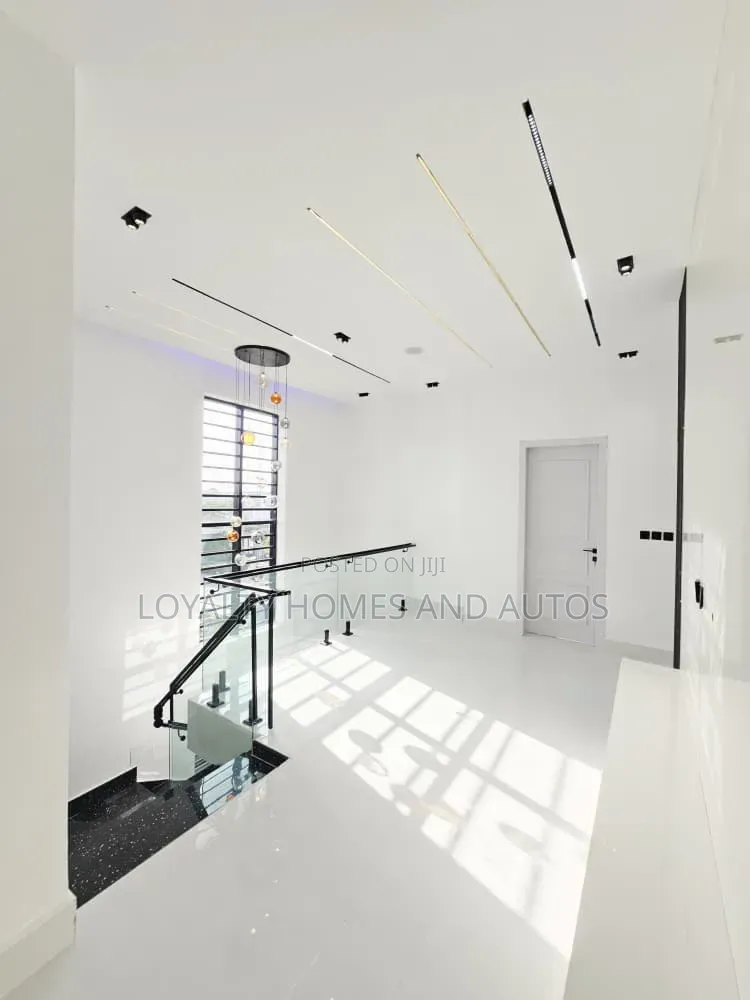 5bdrm House in Abraham Adesanya Estate for sale in Abraham Adesanya Estate