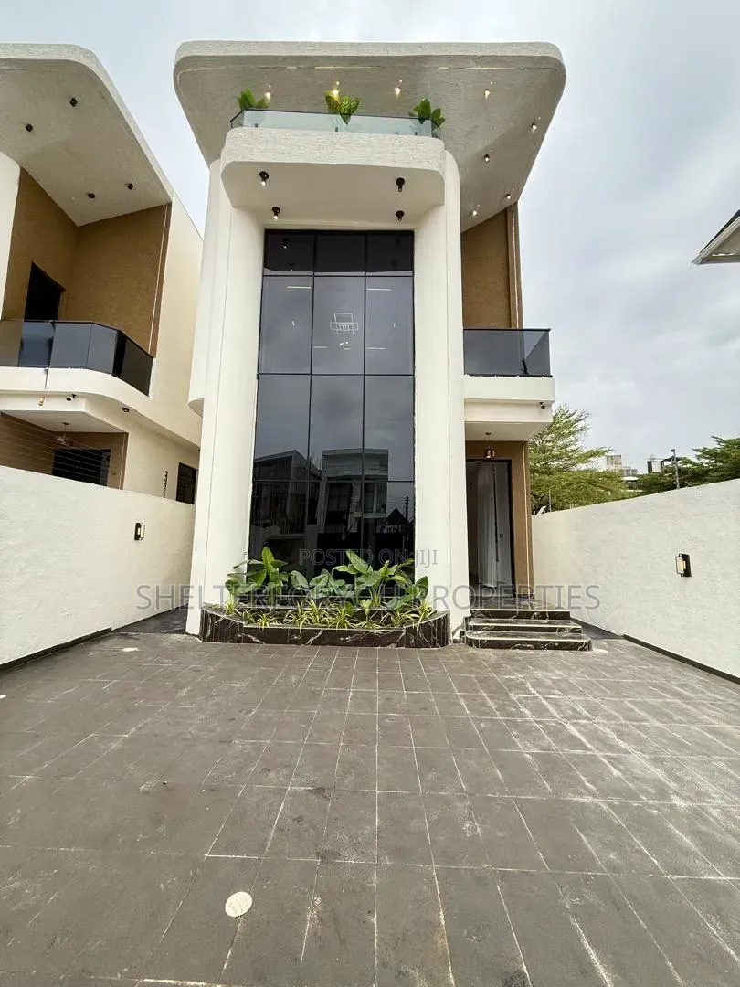 5bdrm Duplex in Chevron for sale in Chevron