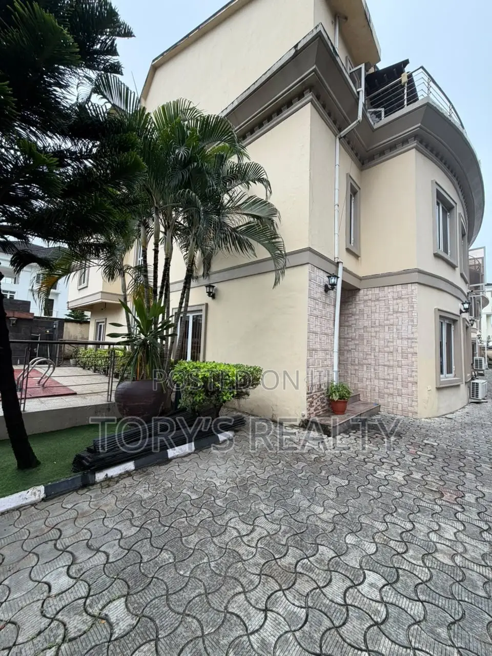4bdrm Duplex in Banana Island for rent in Banana Island