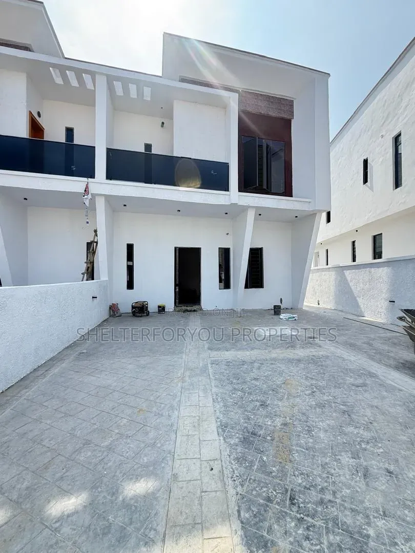 4bdrm Duplex in Sangotedo for sale in Sangotedo