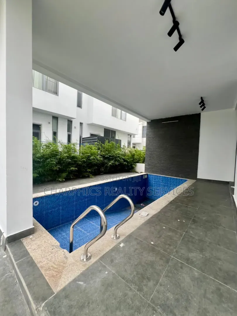 5bdrm Duplex in Ikate for sale in Ikate