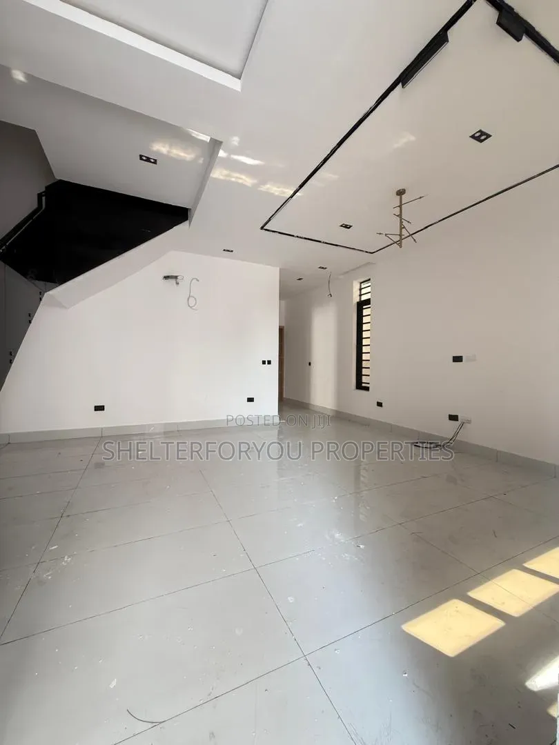 4bdrm Duplex in Sangotedo for sale in Sangotedo