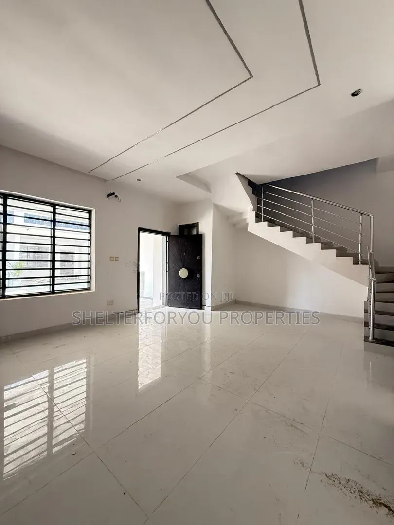 4bdrm Duplex in VGC / Ajah for sale in VGC / Ajah