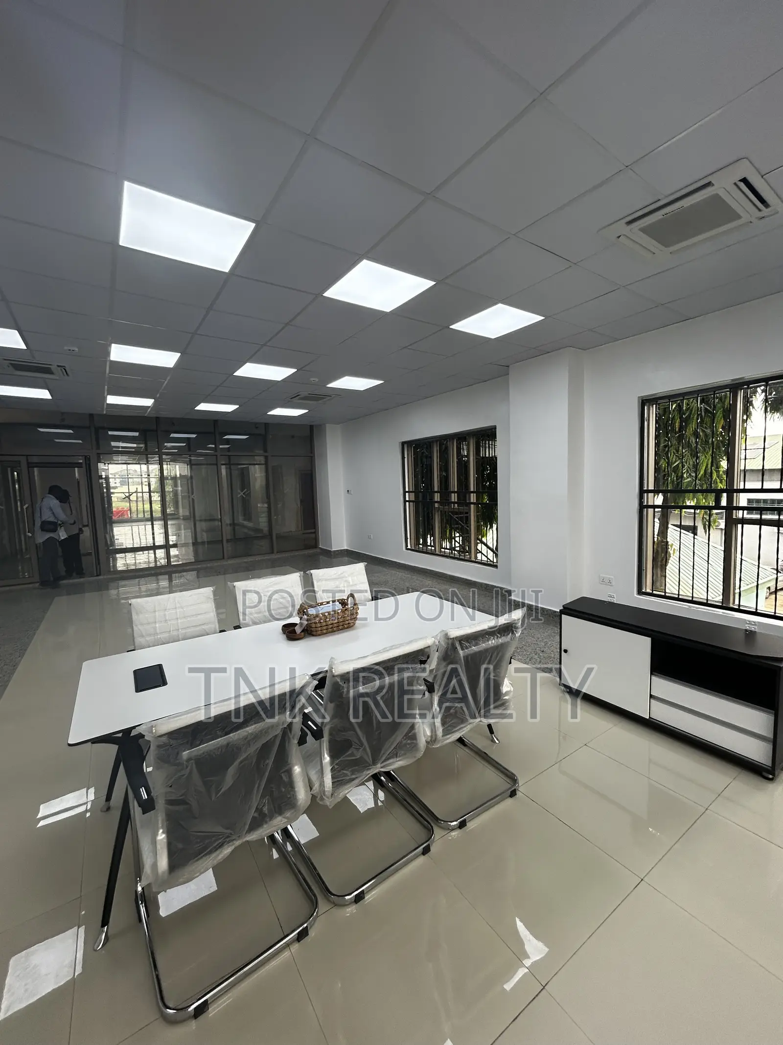 Office Space for Sale in Mabushi