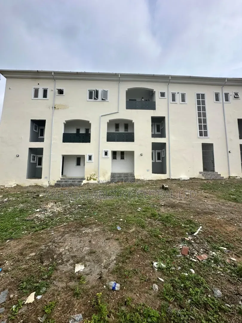 3bdrm Duplex in Lifecamp Abuja for sale in Life Camp