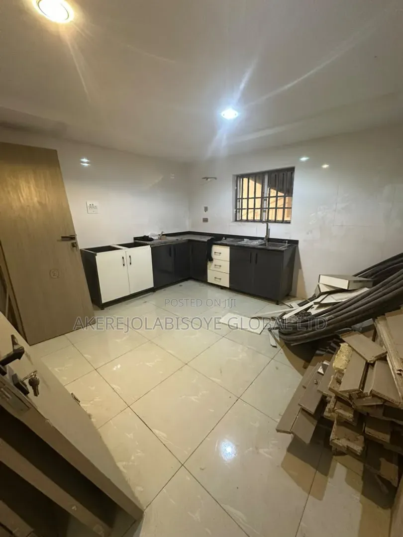 3bdrm Duplex in Lifecamp Abuja for sale in Life Camp