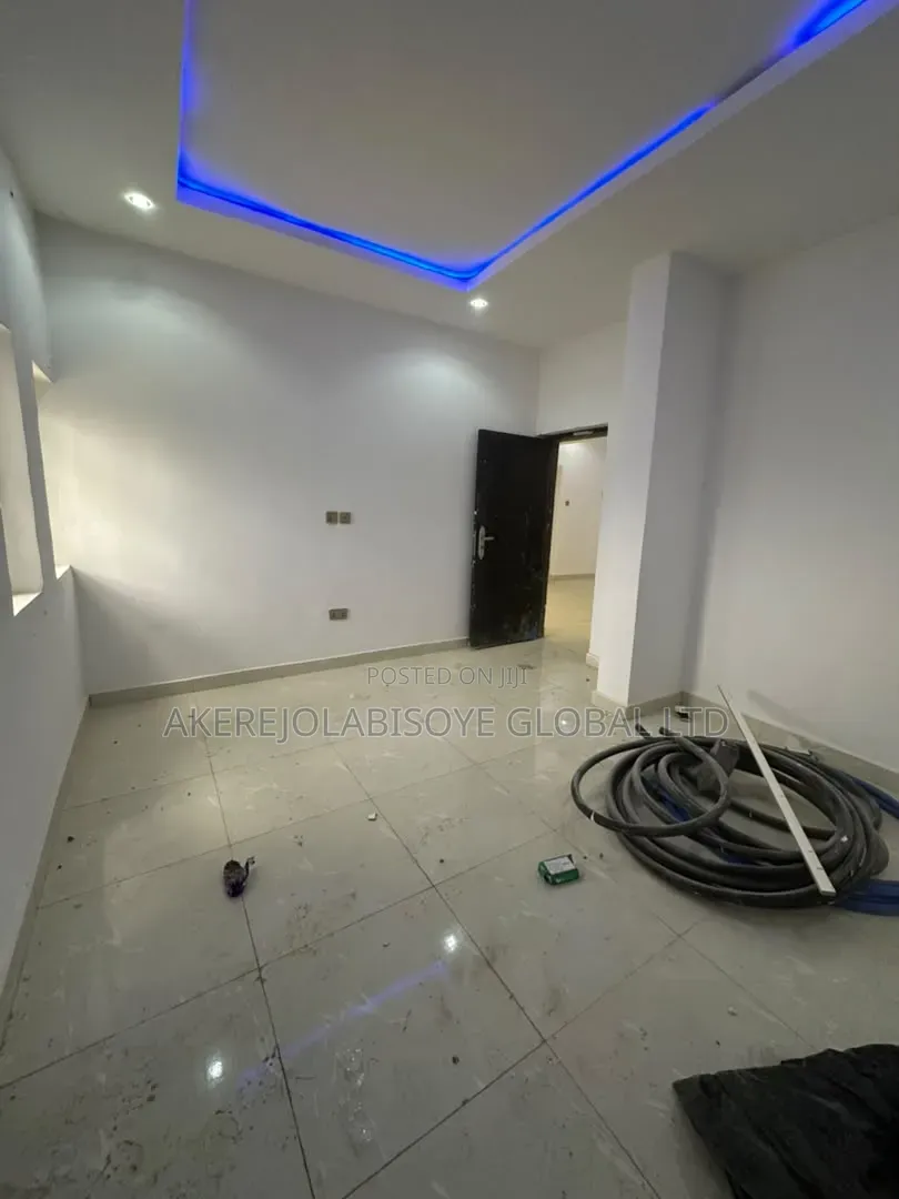 3bdrm Duplex in Lifecamp Abuja for sale in Life Camp