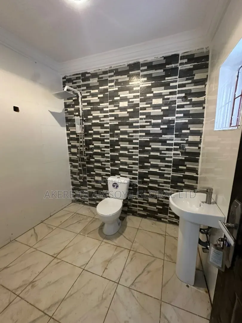 3bdrm Duplex in Lifecamp Abuja for sale in Life Camp