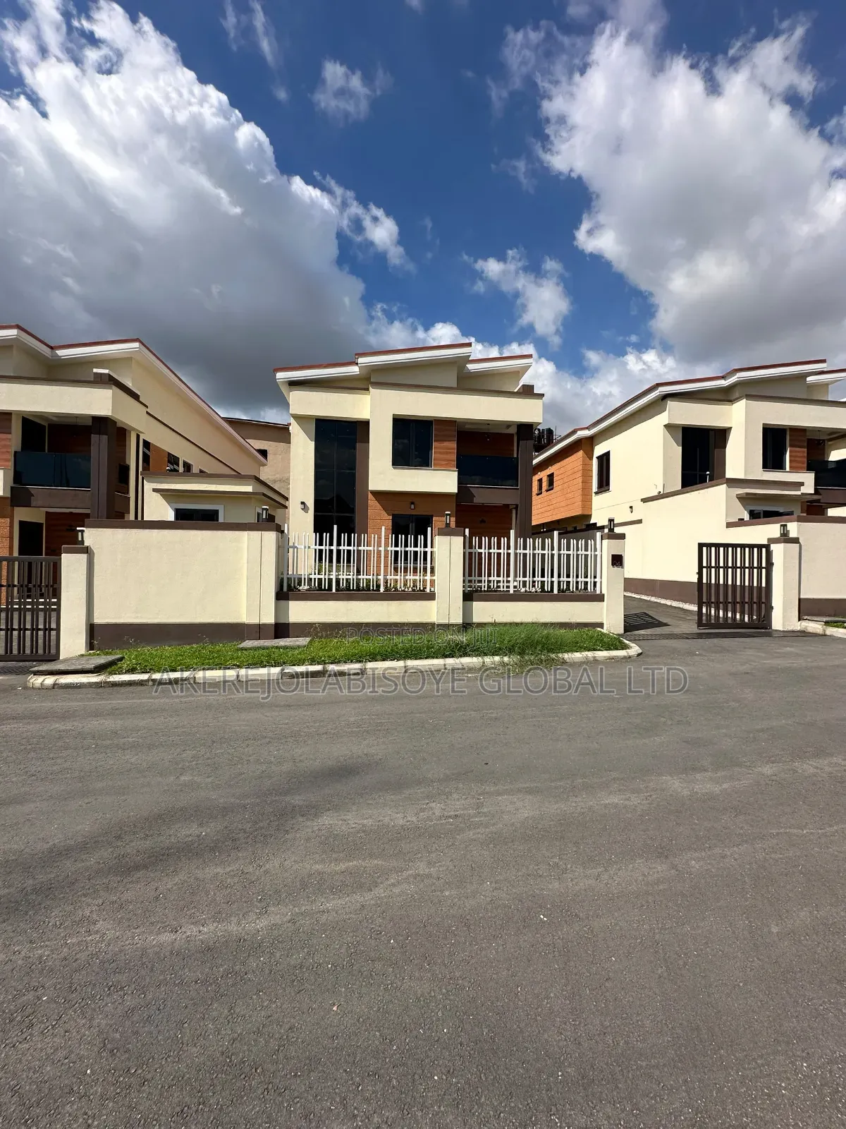 4bdrm Duplex in In An Estate for sale in Life Camp