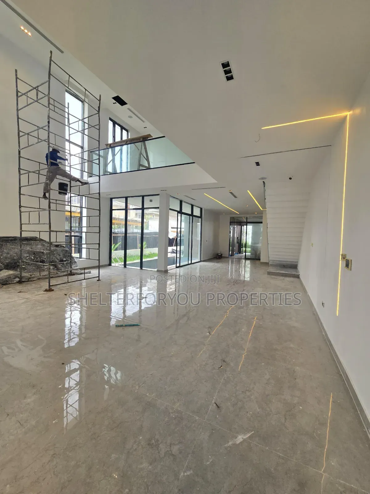 5bdrm Duplex in Ikate for sale in Ikate