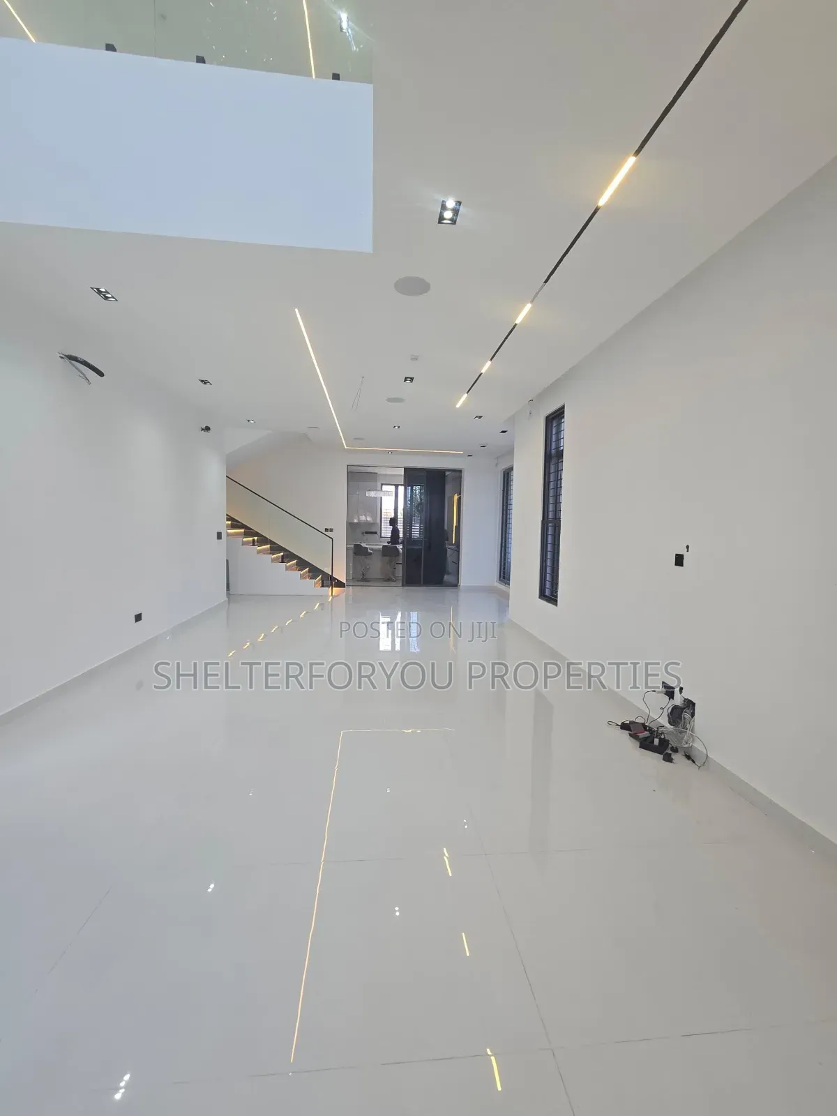 5bdrm Duplex in Lekki Phase 1 for sale in Lekki Phase 1