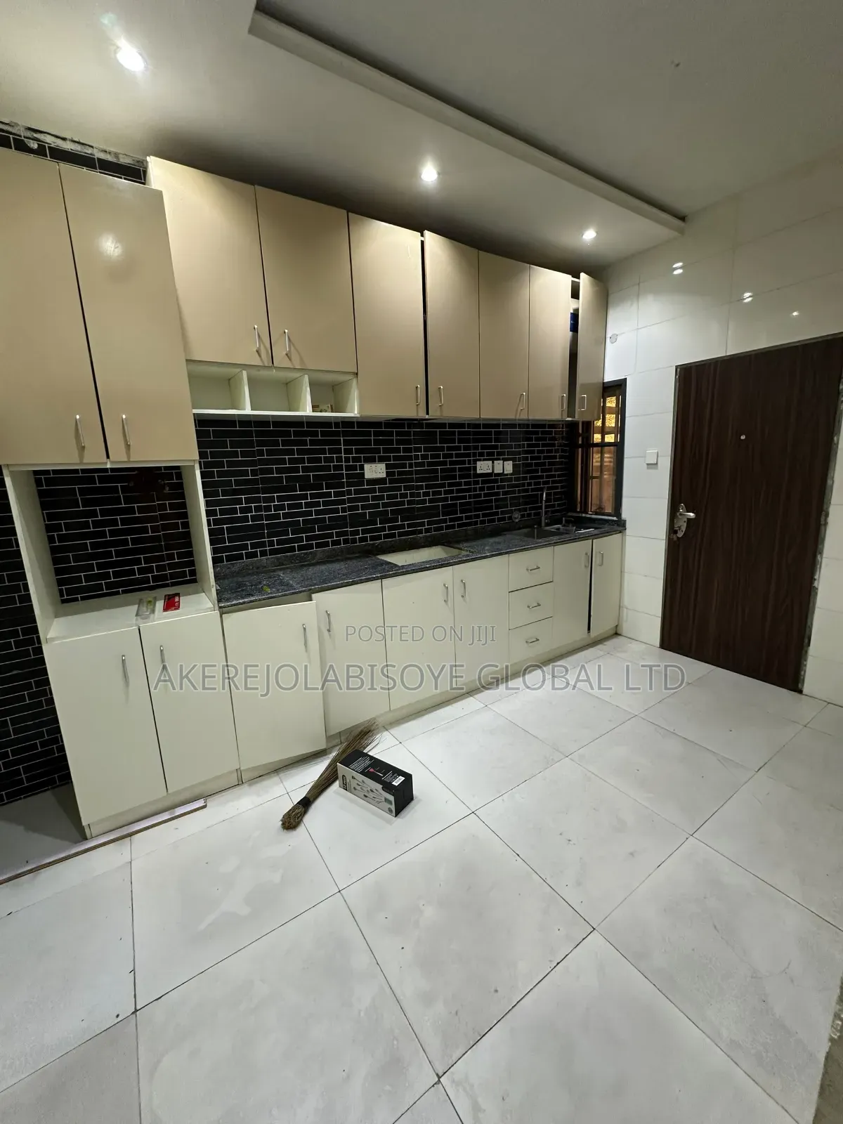 4bdrm Duplex in In An Estate for rent in Life Camp