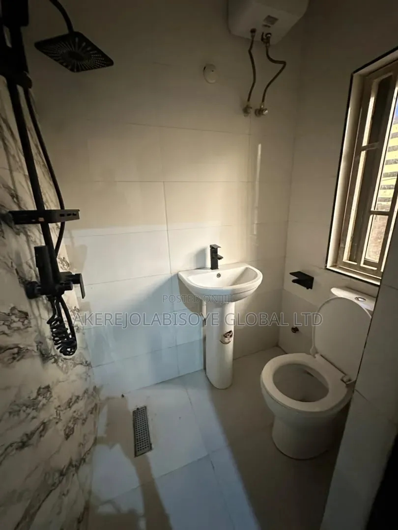 4bdrm Duplex in In An Estate for rent in Life Camp