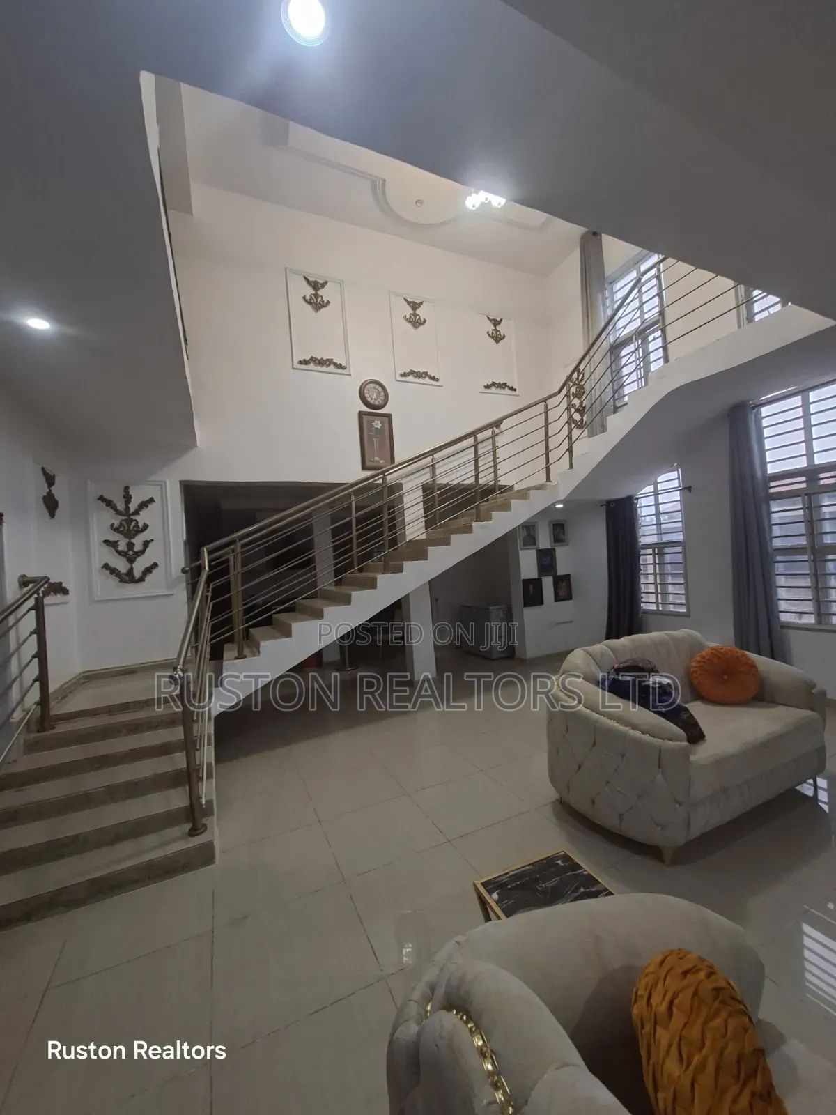 Furnished 5bdrm Duplex in Akala Express for sale in Akala Express
