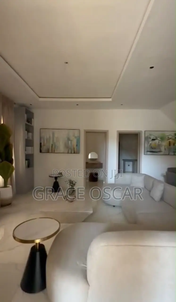 3bdrm Apartment in Ogombo for sale in Ogombo