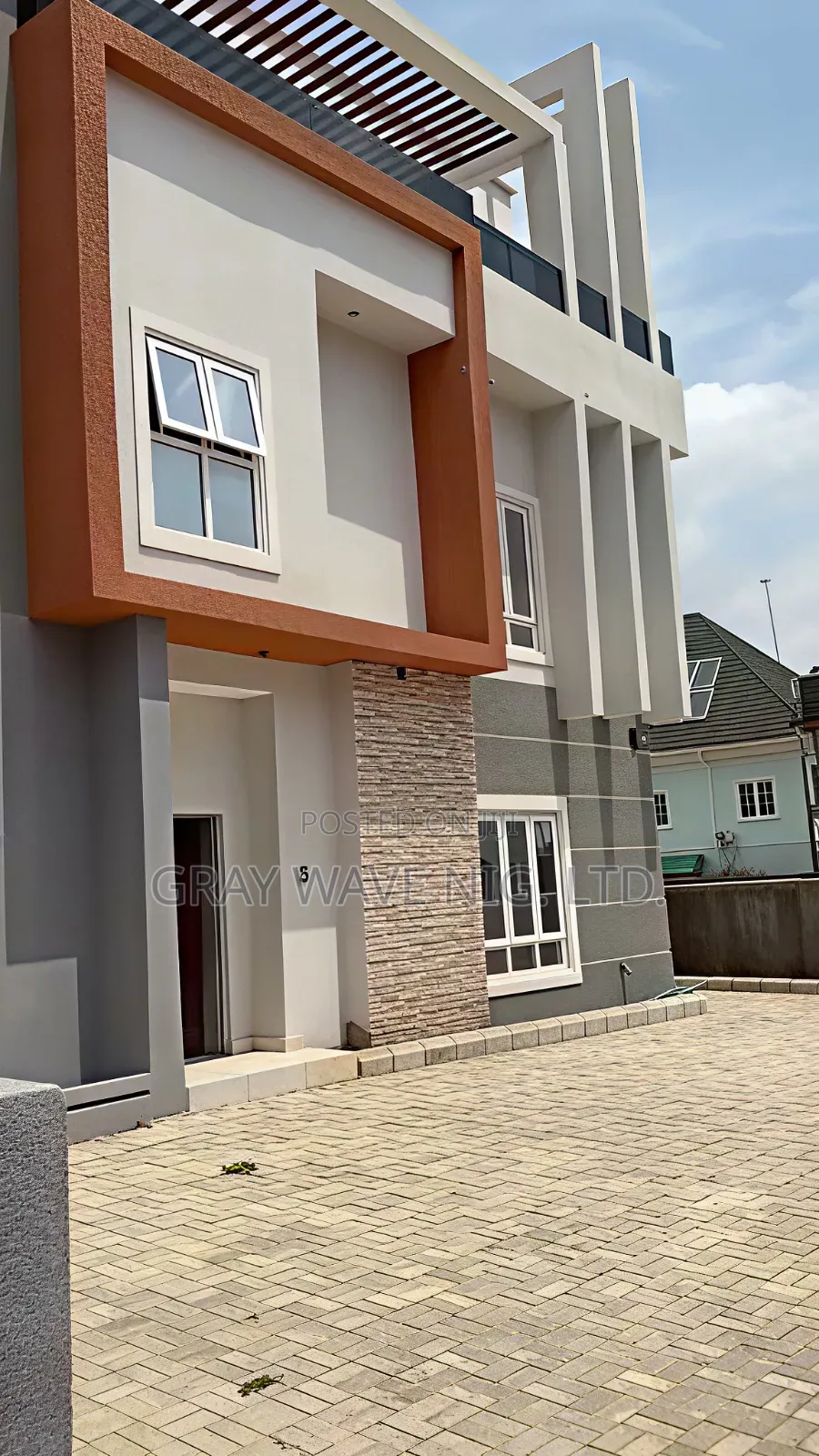 5bdrm Duplex in Kaura for sale in Kaura