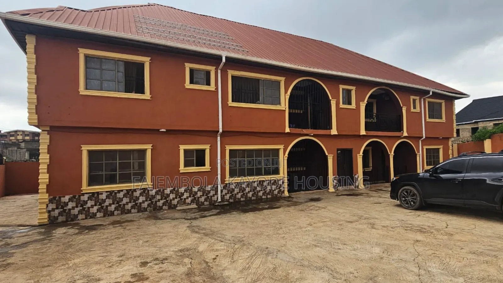 4bdrm Block of Flats in Old Ife Road, Alakia for sale in Alakia