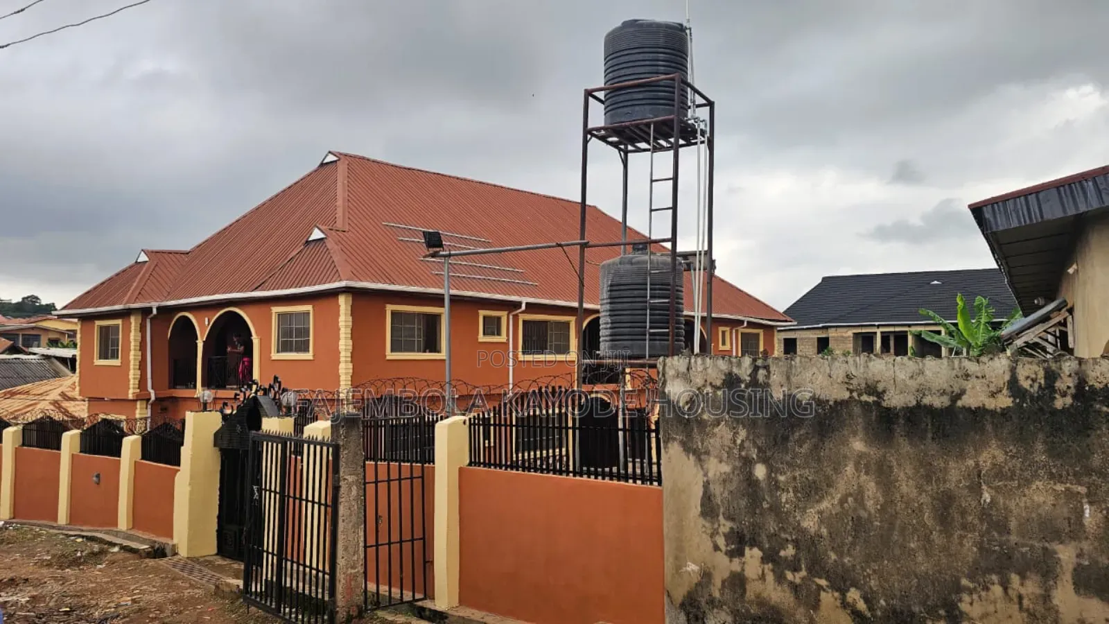 4bdrm Block of Flats in Old Ife Road, Alakia for sale in Alakia