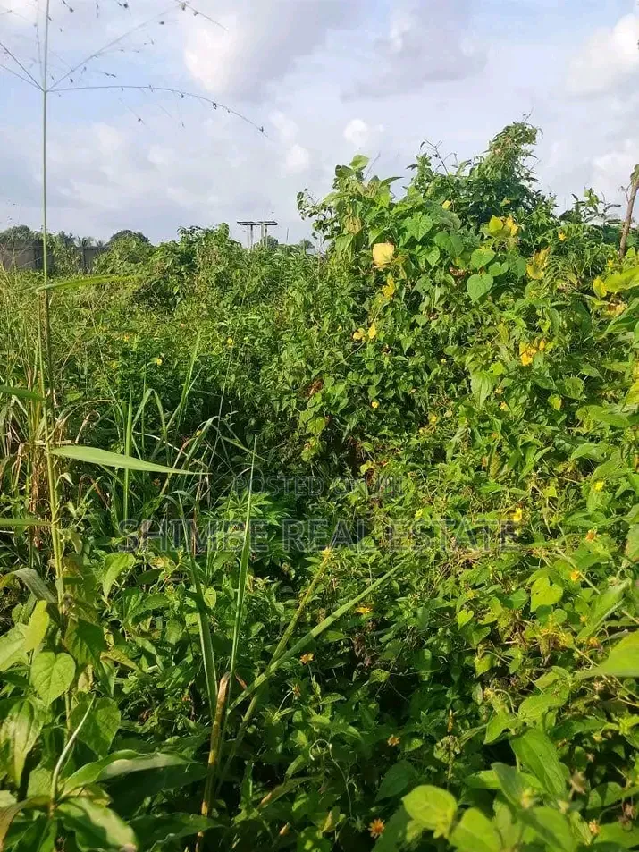 2Hectares of Land for Sale by Idu Uruan Ibom Hotels. in Uyo