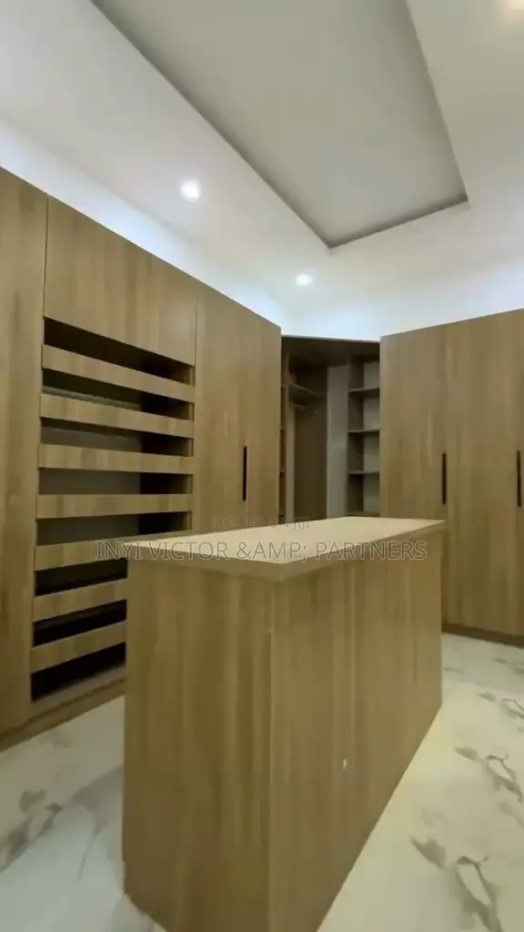 5bdrm Duplex in Guzape District for sale in Guzape District