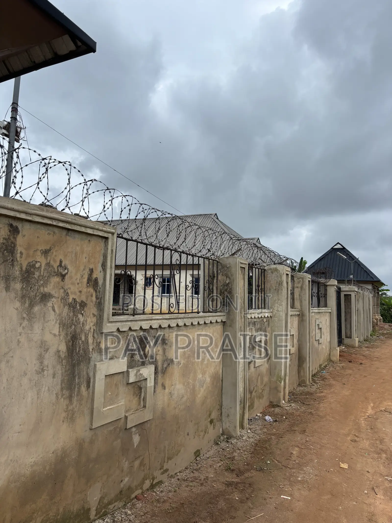1bdrm Room & Parlour in Harmony, Ita Oluwo for rent in Ita Oluwo