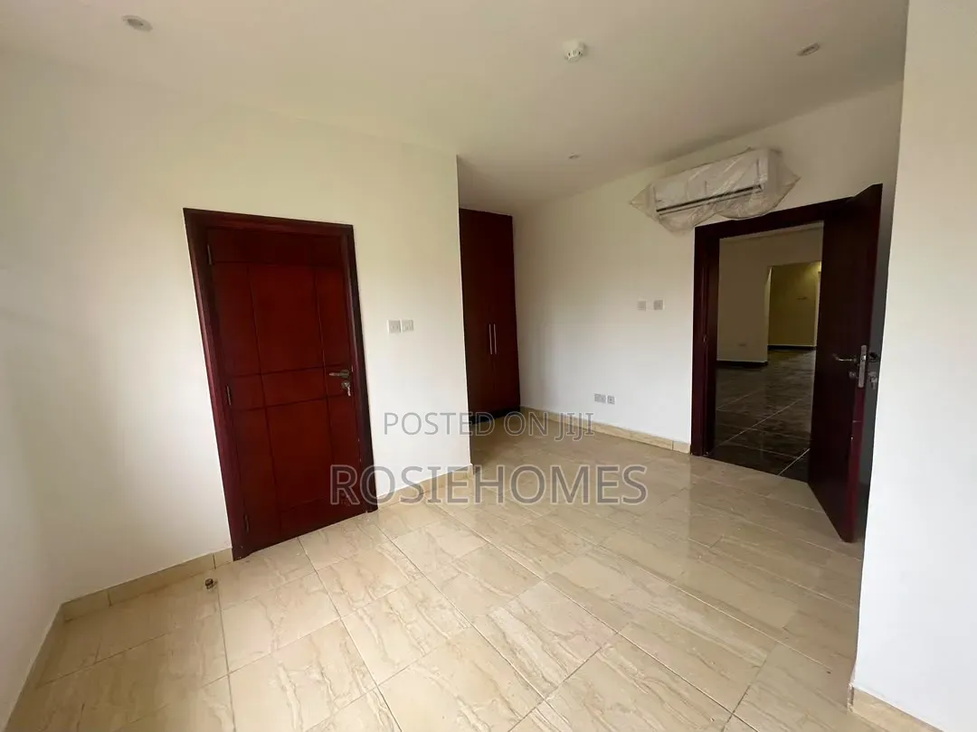 4bdrm Duplex in Bera Estate, Chevron for rent in Chevron