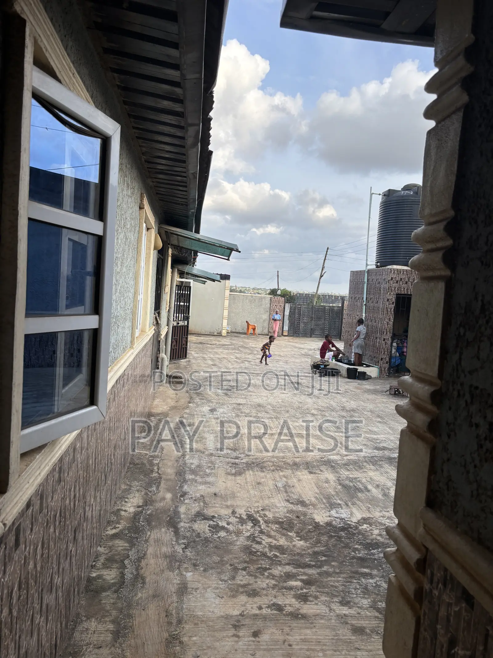 1bdrm Room & Parlour in Adamo for rent in Adamo