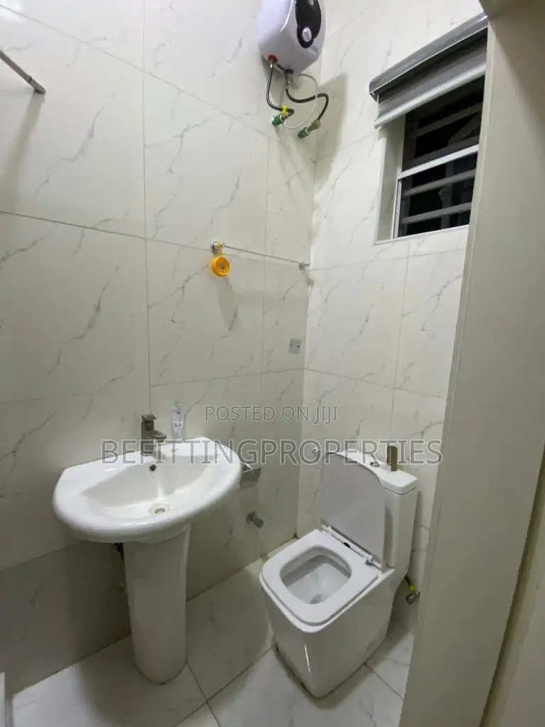 5bdrm Duplex in Osapa london for sale in Osapa london