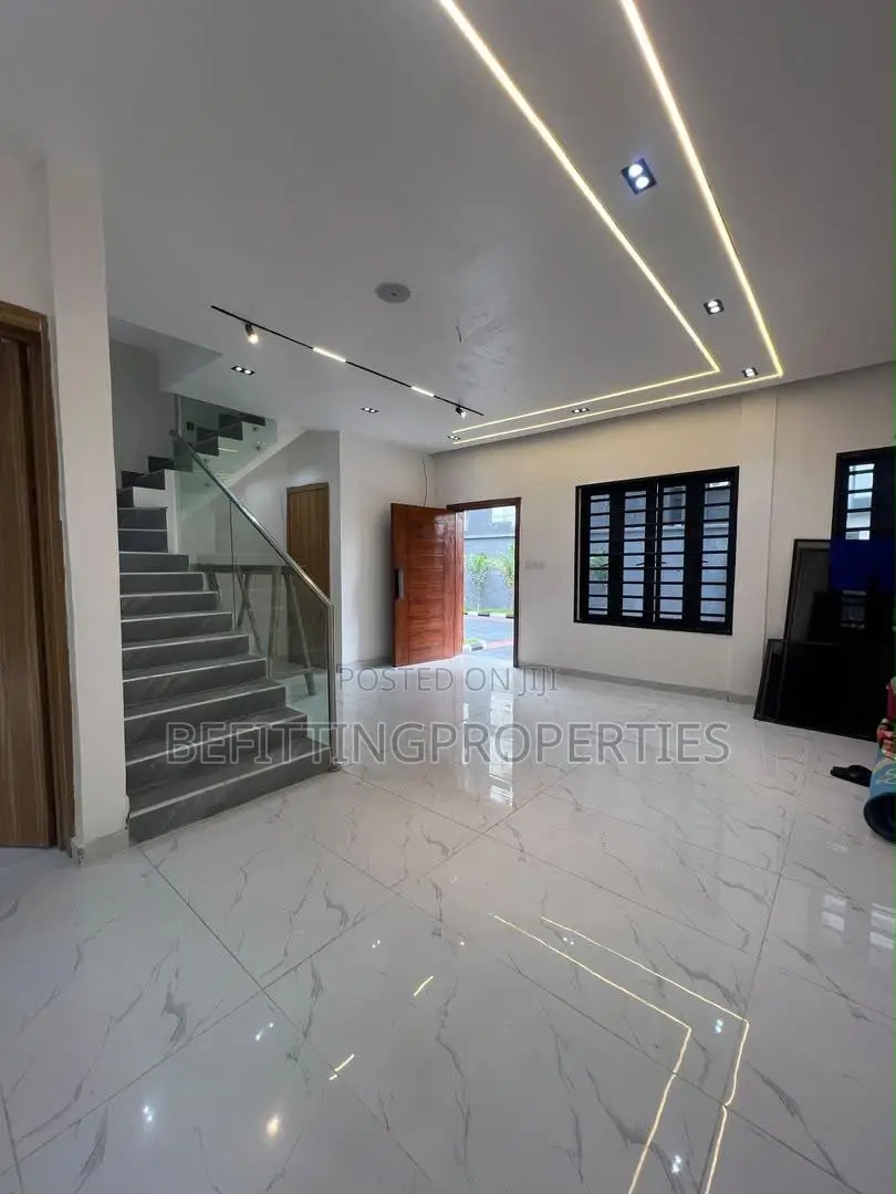 4bdrm Duplex in Lekki Phase 1 for sale in Lekki Phase 1