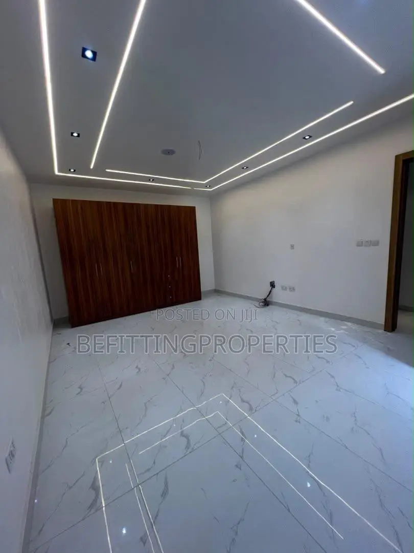 4bdrm Duplex in Lekki Phase 1 for sale in Lekki Phase 1