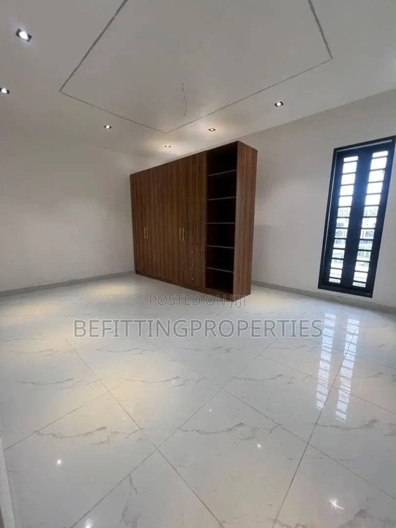 4bdrm Duplex in Lekki Phase 1 for sale in Lekki Phase 1