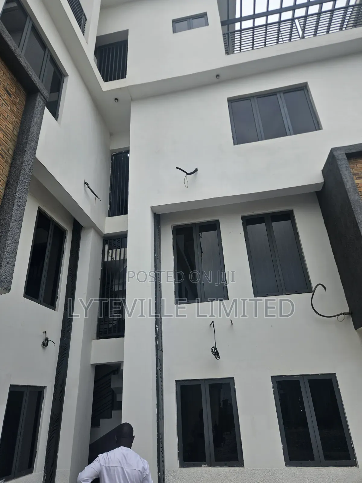 3bdrm Duplex in Jabi for sale in Jabi