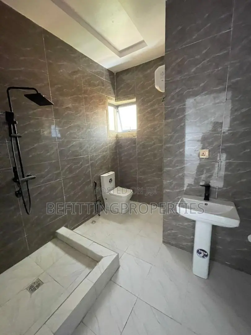 4bdrm Duplex in Ikate for sale in Ikate