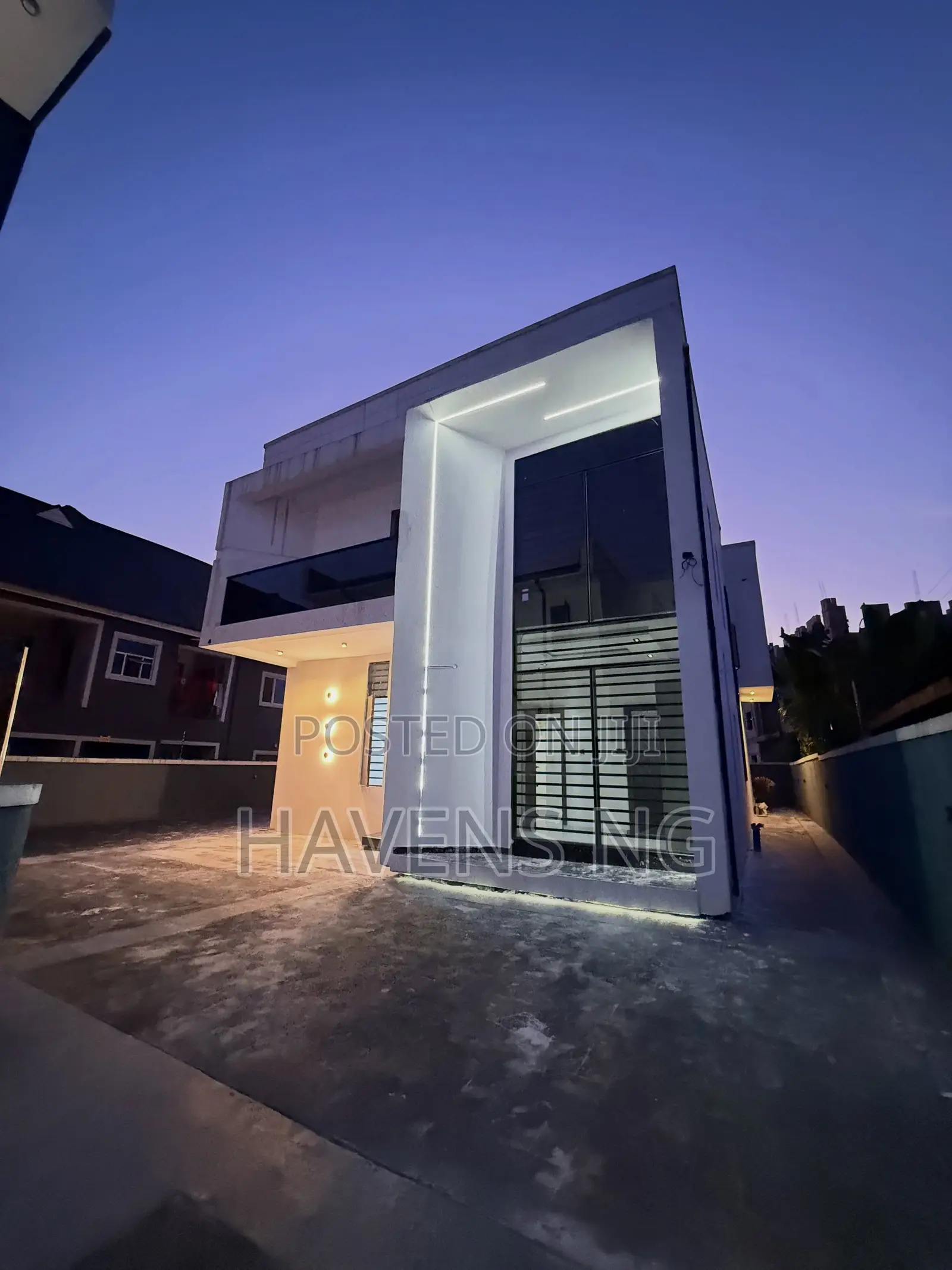 4bdrm Duplex in Obio-Akpor for sale in Obio-Akpor