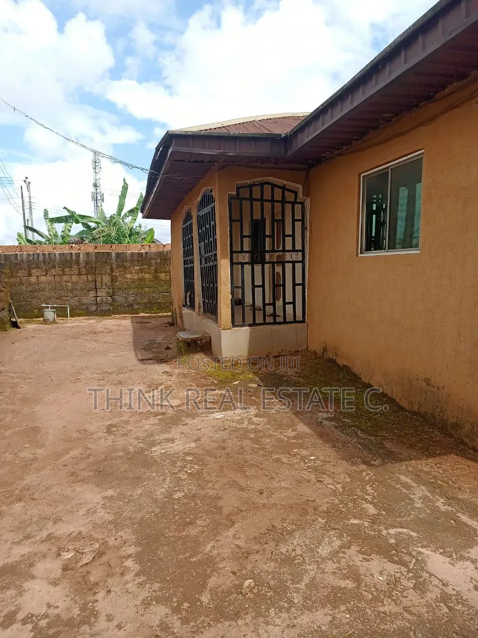 3bdrm Block of Flats in Isihor, Benin City for sale in Benin City