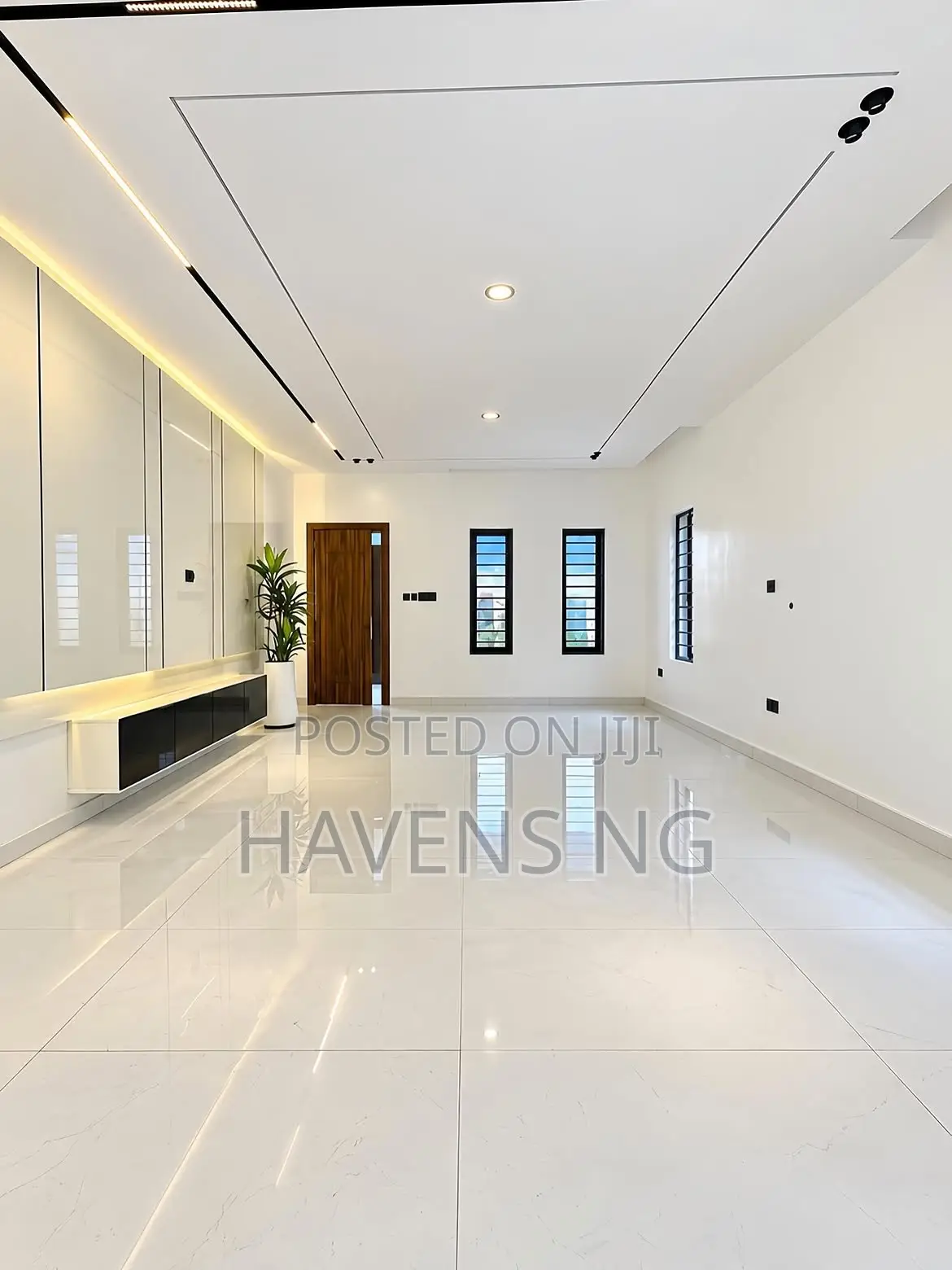 5bdrm Duplex in Bunkoro for sale in Bunkoro