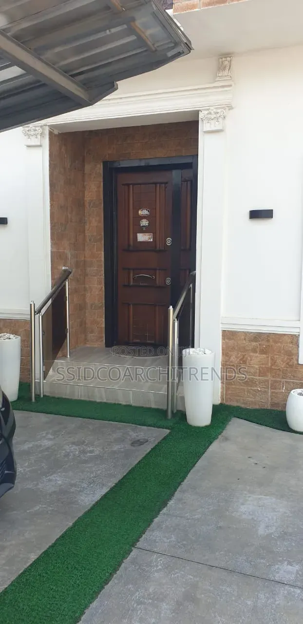 5bdrm Duplex in Call To Access, Ikota for sale in Ikota