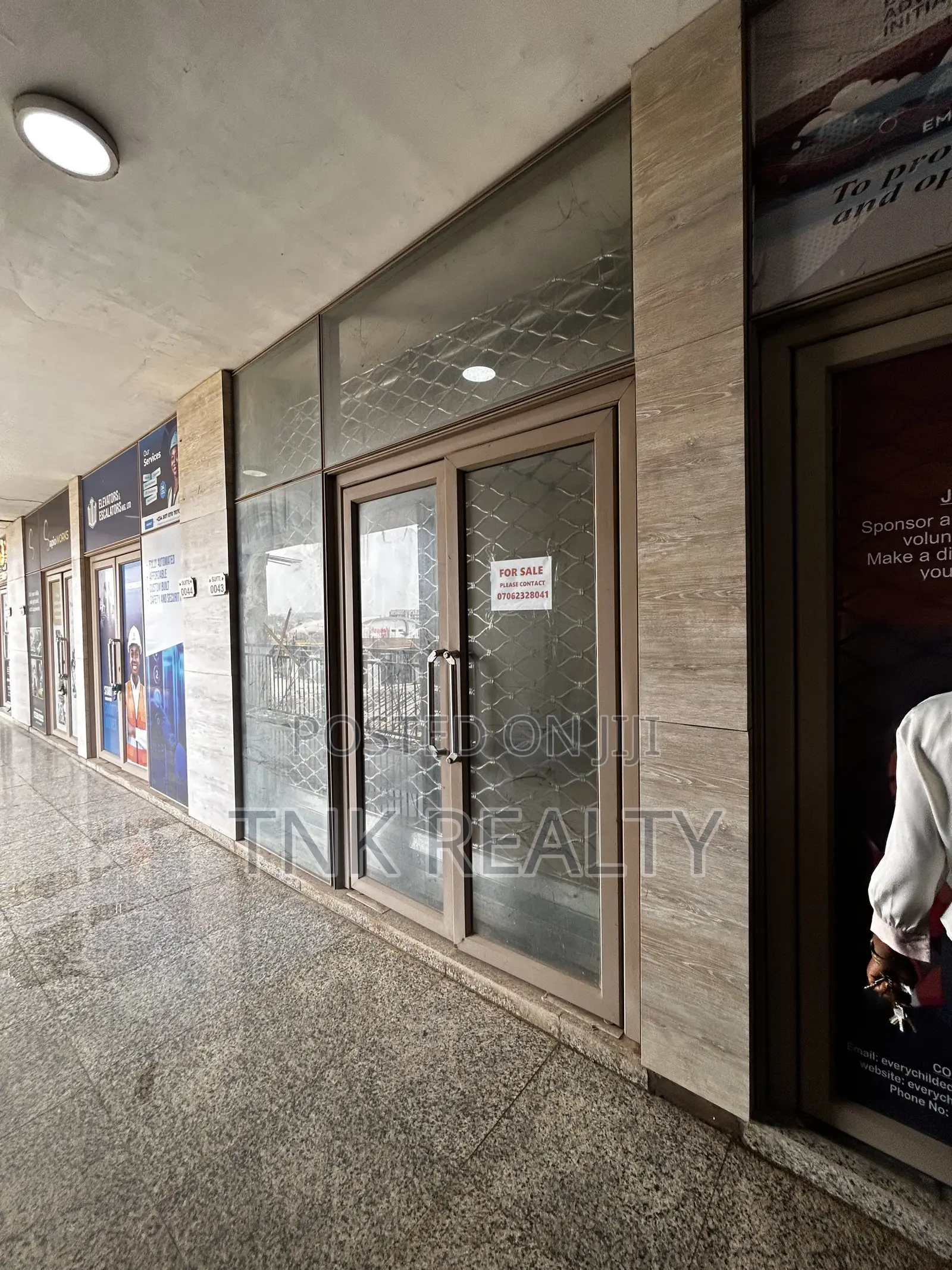 Office Space/Shop for Rent in Mabushi