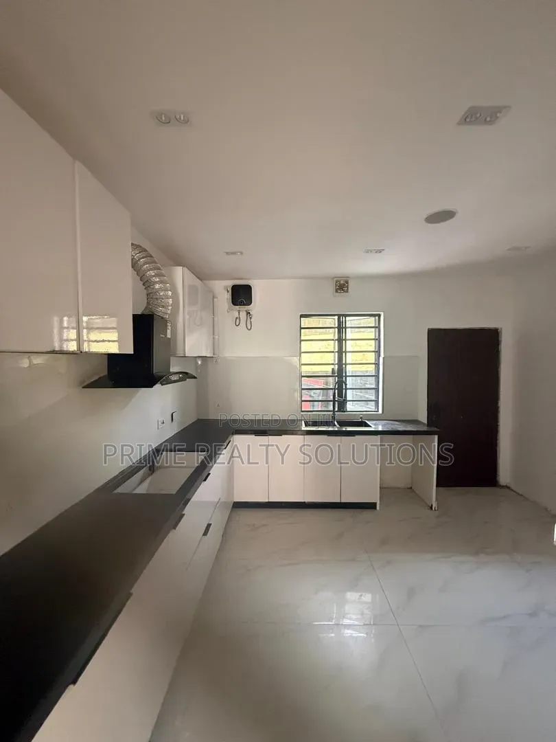 4bdrm Townhouse / Terrace in Ologolo for rent in Ologolo