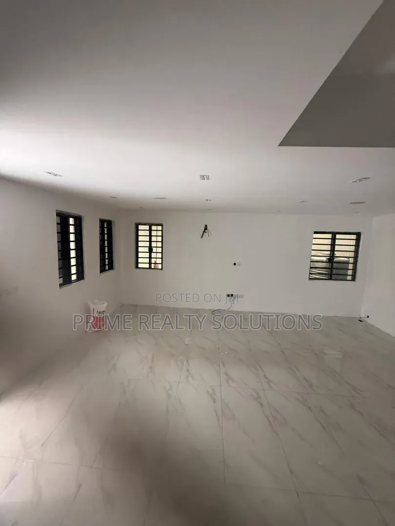 4bdrm Townhouse / Terrace in Ologolo for rent in Ologolo