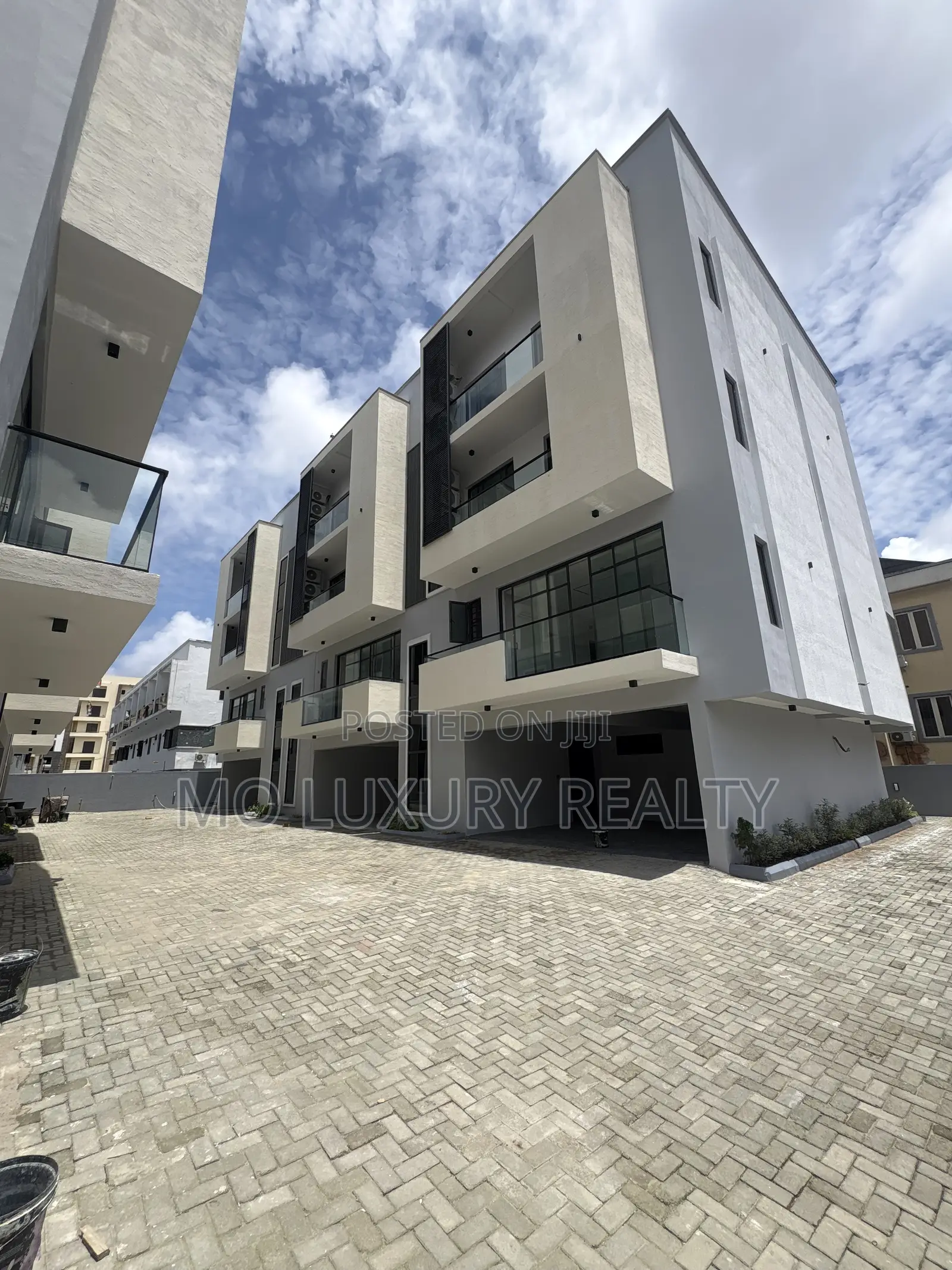 4 Bedroom Terrace Duplex With Elevator in Lekki Phase 1