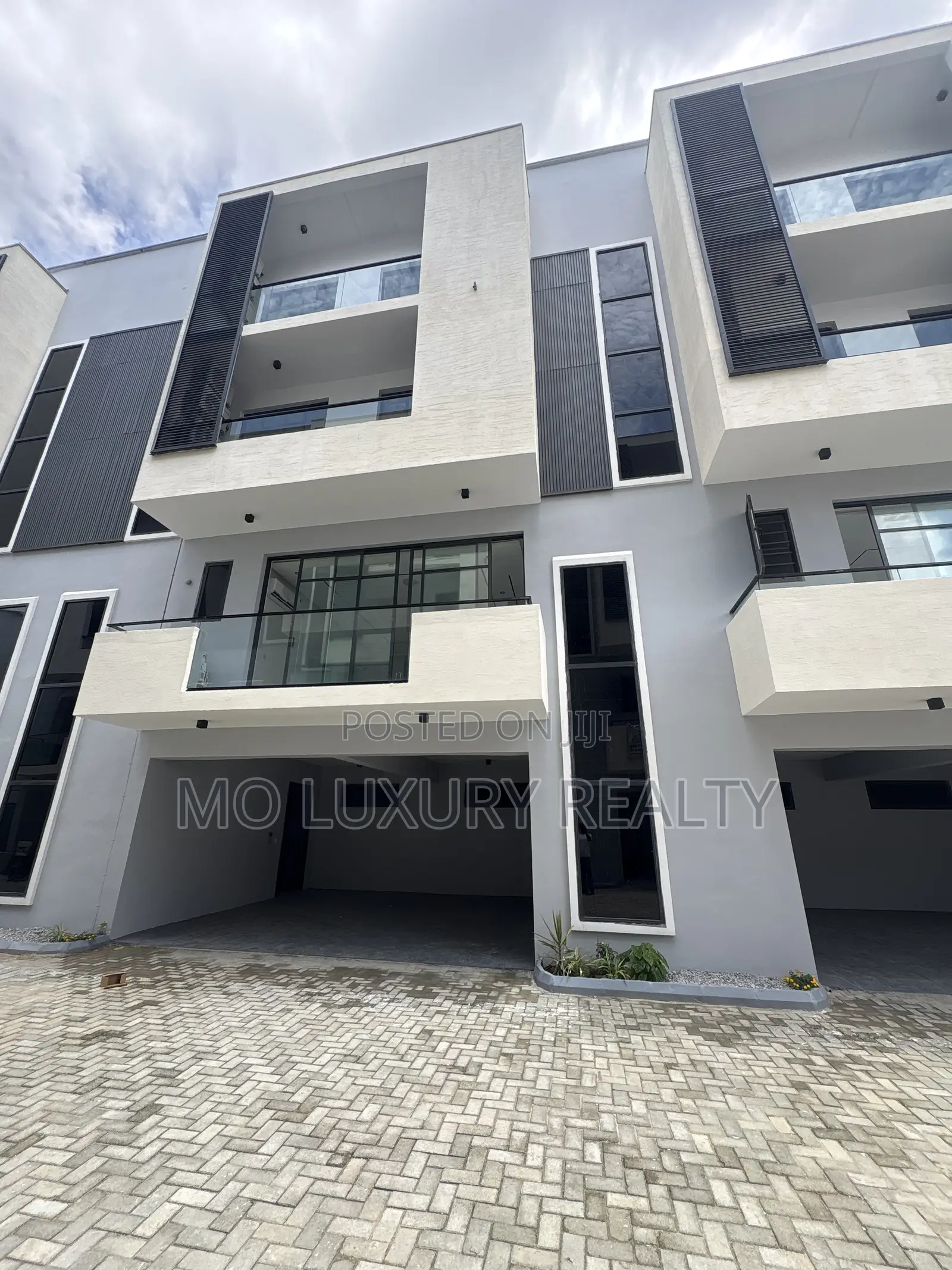 4 Bedroom Terrace Duplex With Elevator in Lekki Phase 1