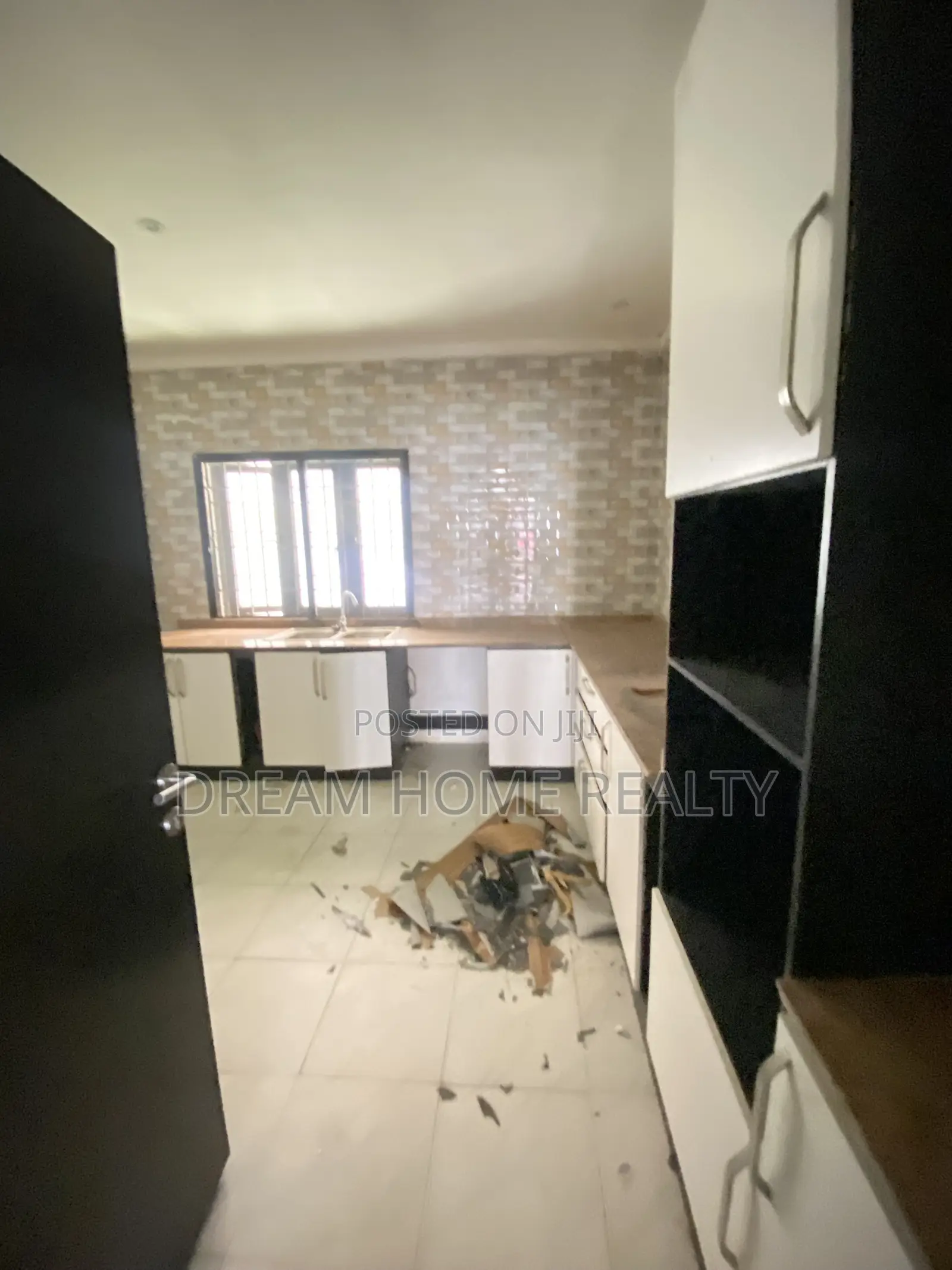 3bdrm Apartment in Orchid Road -, Lekki for rent in Lekki