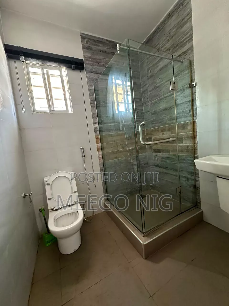 4bdrm Townhouse / Terrace in Off Admiralty Way for rent in Lekki Phase 1